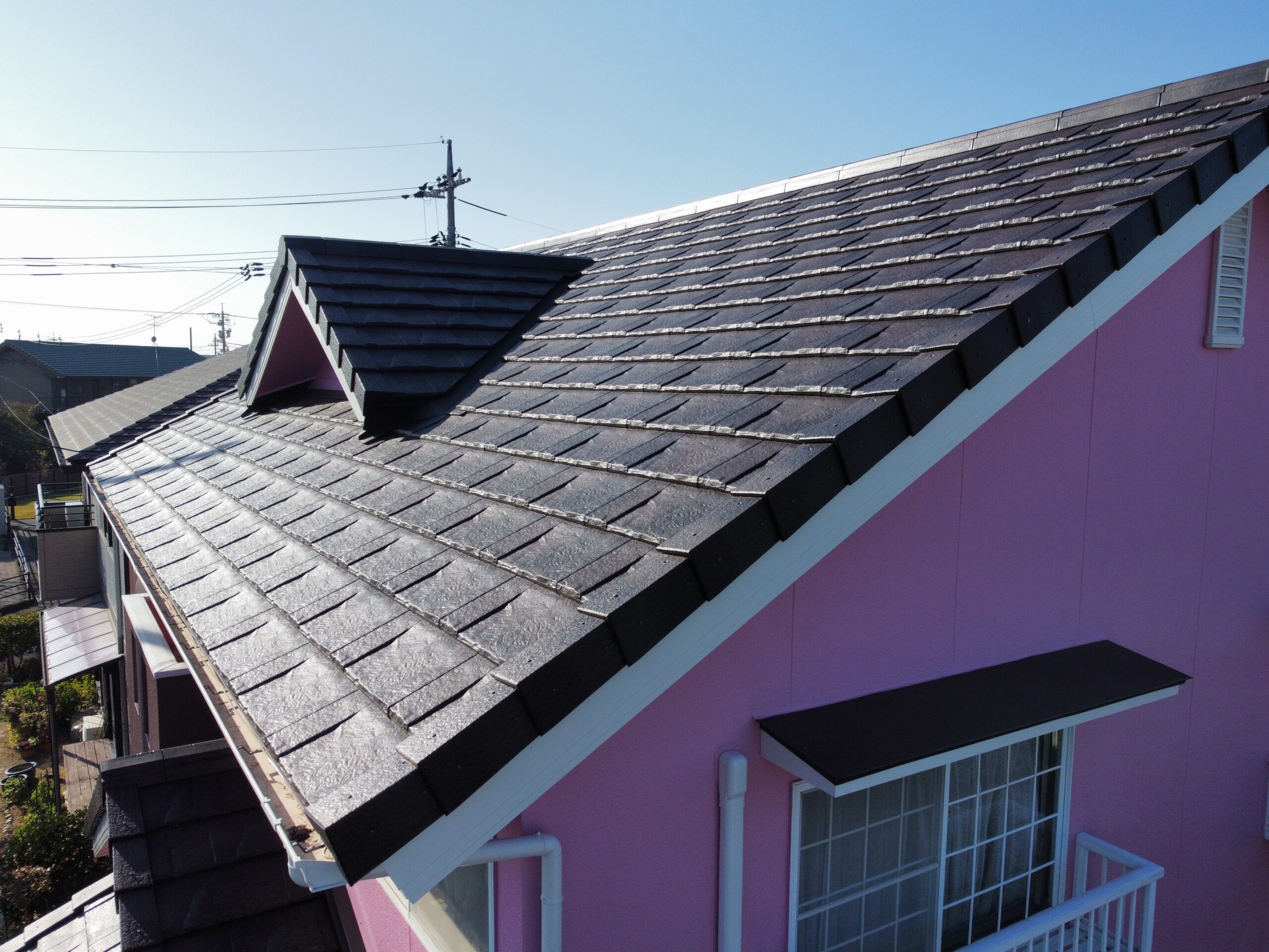 トタン屋根の塗料でおすすめなのは？種類別の特徴や塗装方法を解説
